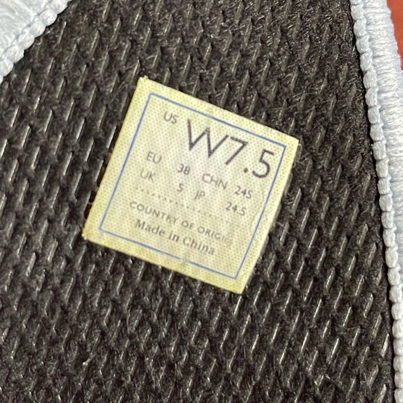 Rothy’s Merino Wool Point, Purple, Size 7.5 - Picture 3 of 5